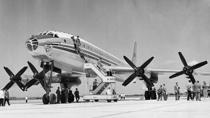 Illustration for article titled 27 Stylish Airliner Liveries From The Past